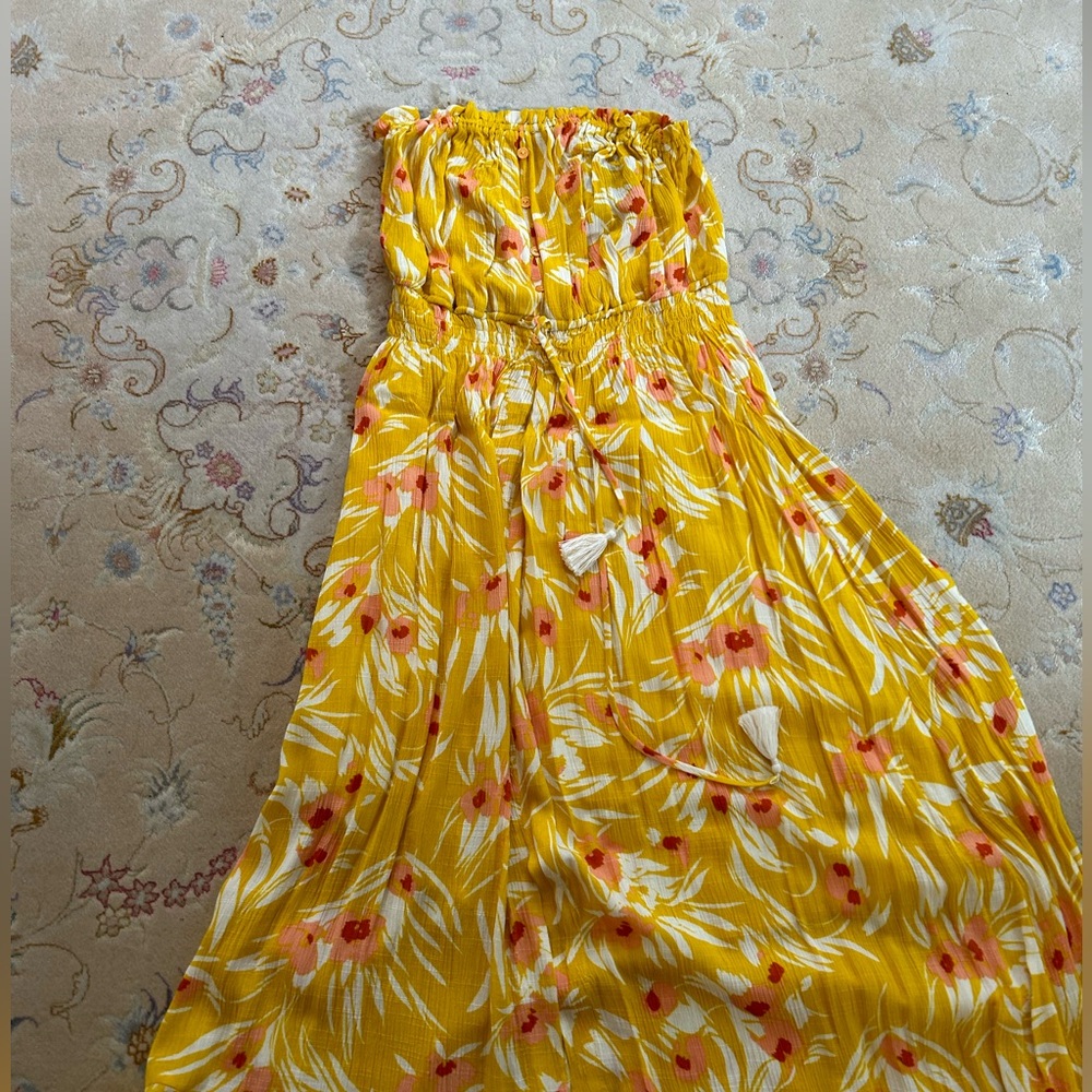 NEW- beautiful never worn SUMMER DRESS!